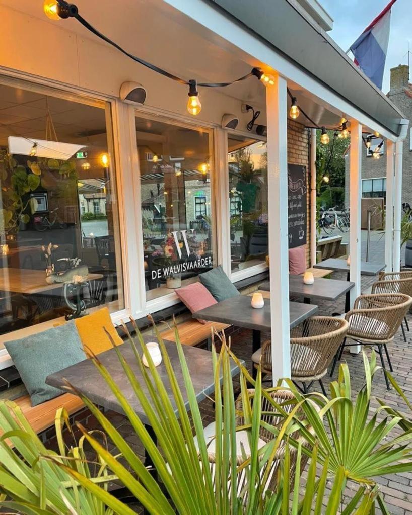 Hotel-Restaurant De Walvisvaarder Hollum  Esterno foto